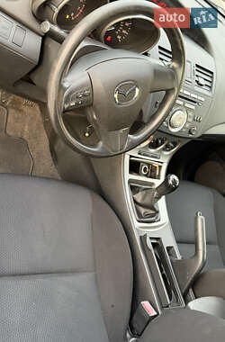 Седан Mazda 3 2011 в 