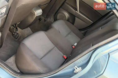 Седан Mazda 3 2011 в 