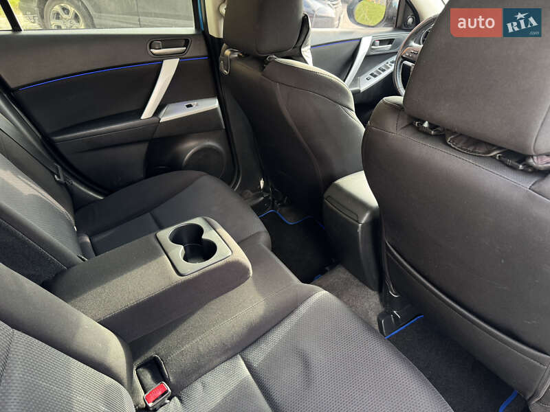 Седан Mazda 3 2010 в Ровно фото 25 Седан Mazda 3 2010 в Ровно