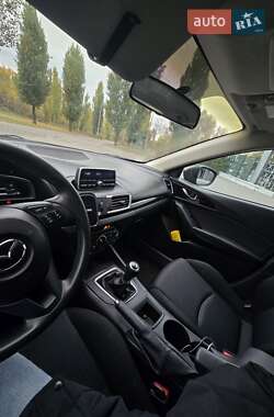 Седан Mazda 3 2013 в 