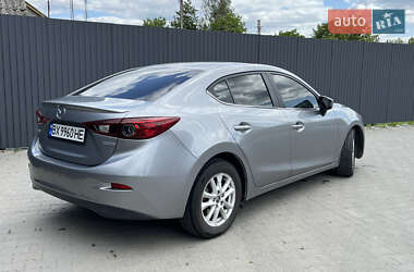 Седан Mazda 3 2016 в  фото 6 Седан Mazda 3 2016 в