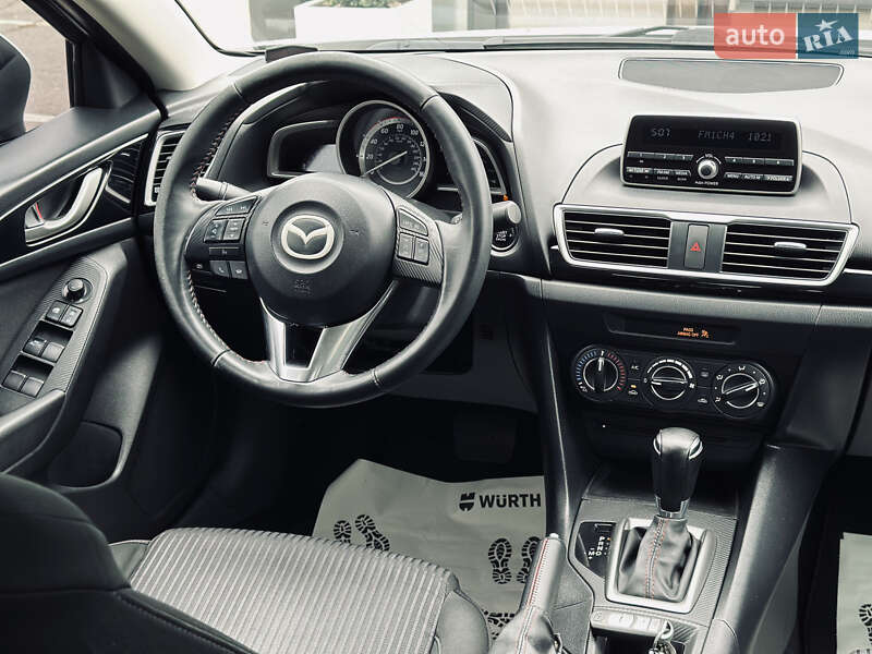 Седан Mazda 3 2014 в Кременчуці