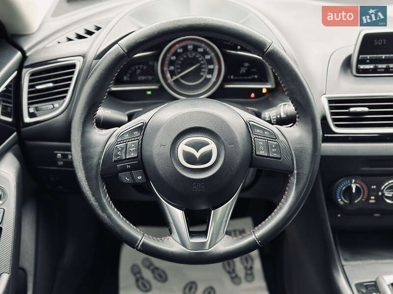 Седан Mazda 3 2014 в Кременчуці