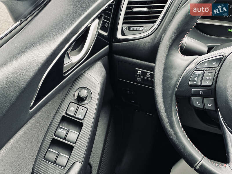 Седан Mazda 3 2014 в Кременчуці