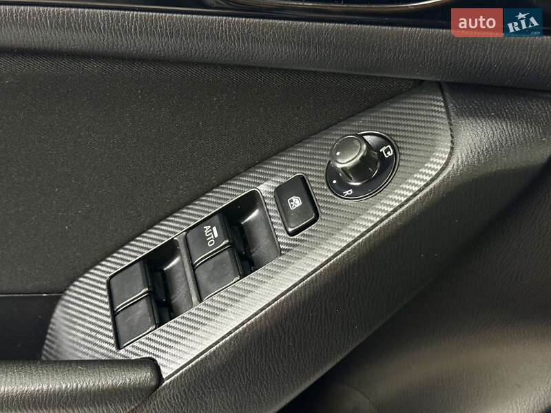 Хэтчбек Mazda 3 2015 в Киеве фото 16 Хэтчбек Mazda 3 2015 в Киеве