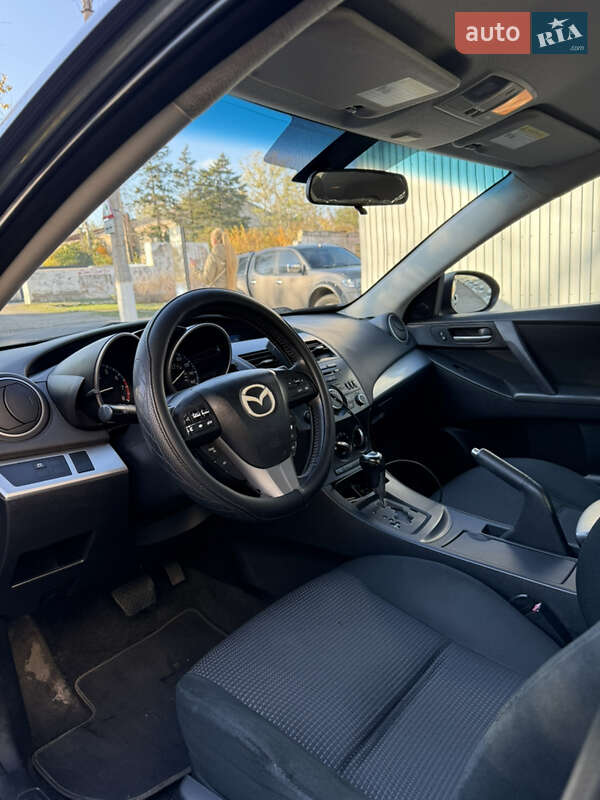 Седан Mazda 3 2012 в Николаеве