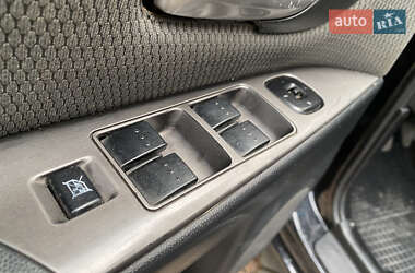 Седан Mazda 3 2006 в  фото 29 Седан Mazda 3 2006 в