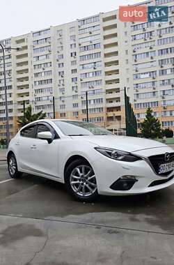 Хетчбек Mazda 3 2015 в  фото 15 Хетчбек Mazda 3 2015 в