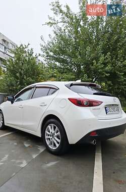 Хетчбек Mazda 3 2015 в  фото 23 Хетчбек Mazda 3 2015 в
