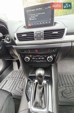 Хетчбек Mazda 3 2015 в  фото 34 Хетчбек Mazda 3 2015 в
