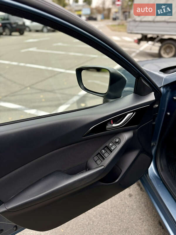Хэтчбек Mazda 3 2014 в Киеве