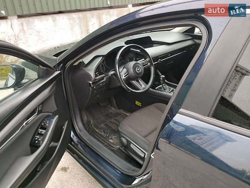 Седан Mazda 3 2019 в Вышгороде