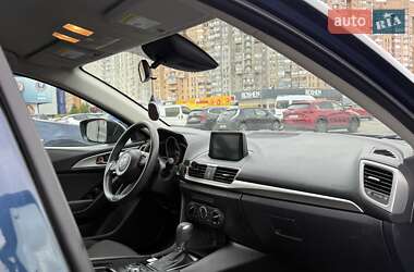 Седан Mazda 3 2018 в  фото 8 Седан Mazda 3 2018 в