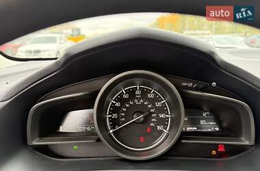 Седан Mazda 3 2018 в  фото 10 Седан Mazda 3 2018 в