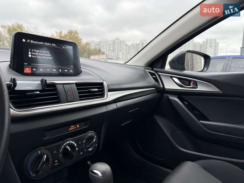 Седан Mazda 3 2018 в Киеве фото 11 Седан Mazda 3 2018 в Киеве