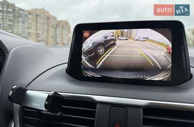 Седан Mazda 3 2018 в  фото 16 Седан Mazda 3 2018 в