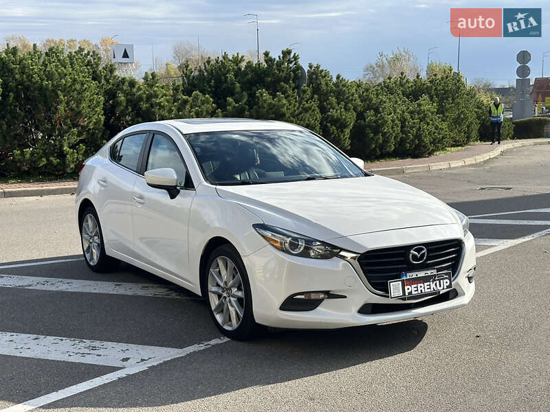 Седан Mazda 3 2017 в  фото Седан Mazda 3 2017 в