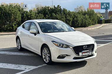 Седан Mazda 3 2017 в  Седан Mazda 3 2017 в