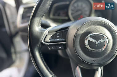 Седан Mazda 3 2017 в  фото 14 Седан Mazda 3 2017 в