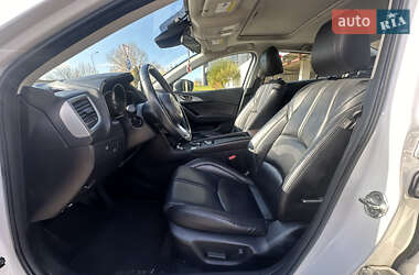 Седан Mazda 3 2017 в  фото 24 Седан Mazda 3 2017 в