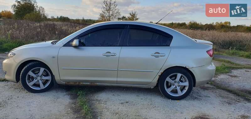 Седан Mazda 3 2004 в Калуше