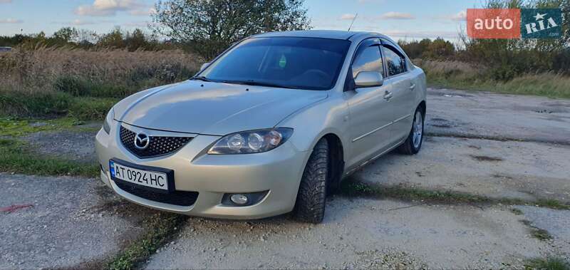 Седан Mazda 3 2004 в Калуше