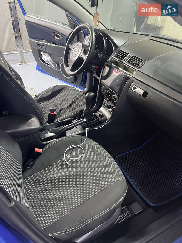 Седан Mazda 3 2005 в Каменском