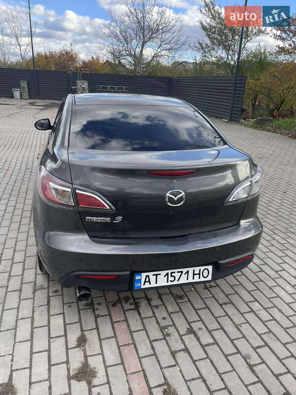Седан Mazda 3 2010 в Ивано-Франковске