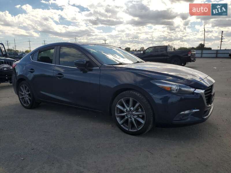 Седан Mazda 3 2018 в Киеве