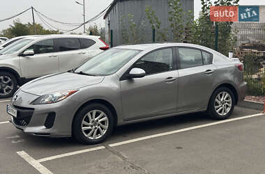 Седан Mazda 3 2013 в 