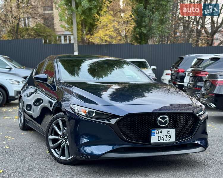 Хэтчбек Mazda 3 2019 в Киеве