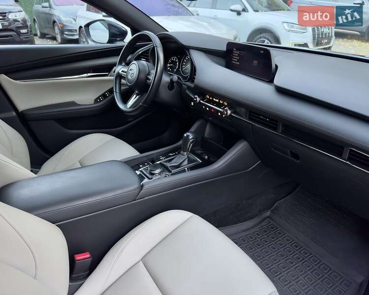 Хэтчбек Mazda 3 2019 в Киеве