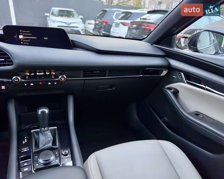 Хэтчбек Mazda 3 2019 в Киеве