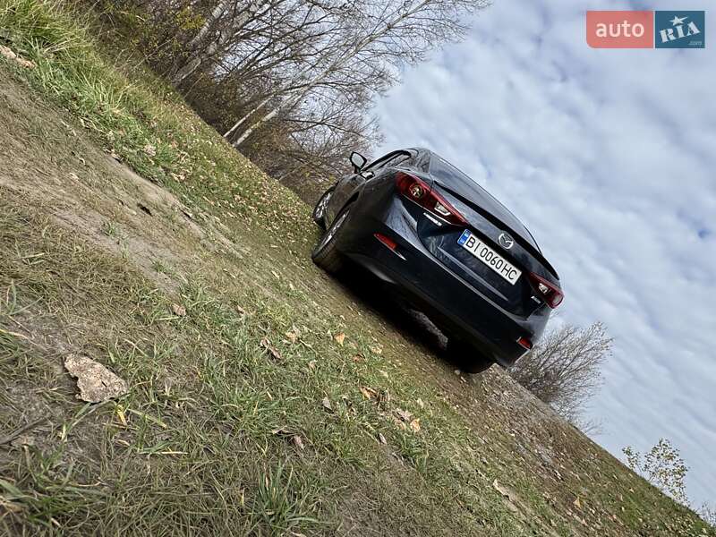 Седан Mazda 3 2015 в Полтаве