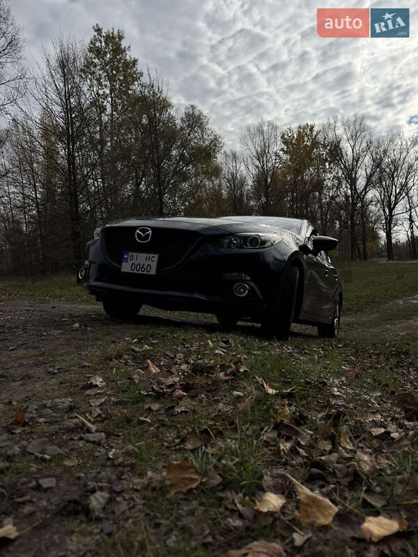 Седан Mazda 3 2015 в Полтаве
