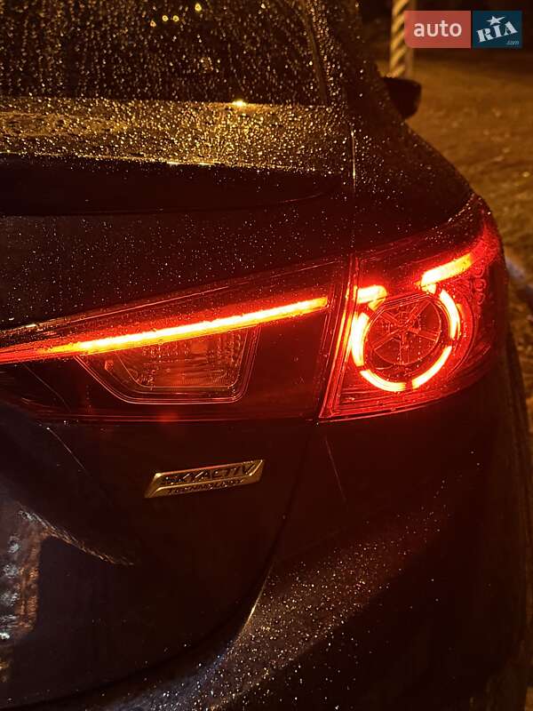 Седан Mazda 3 2015 в Полтаве
