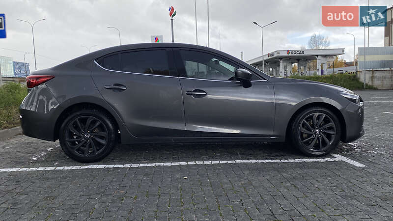 Седан Mazda 3 2016 в Києві