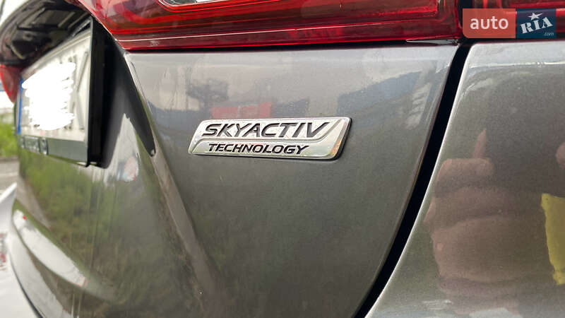 Седан Mazda 3 2016 в Києві