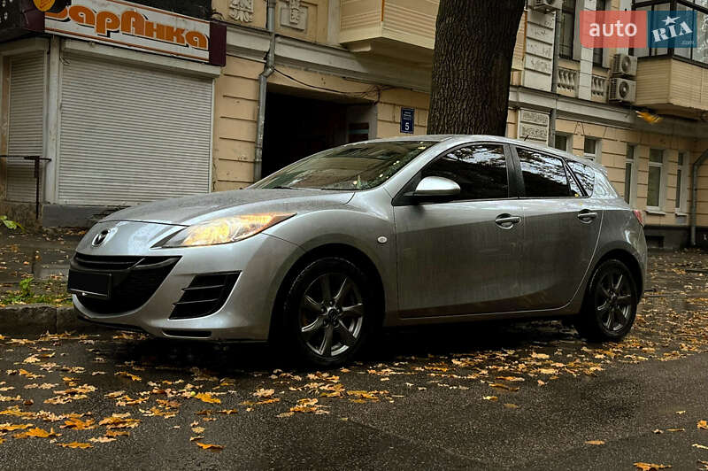 Хэтчбек Mazda 3 2010 в Харькове