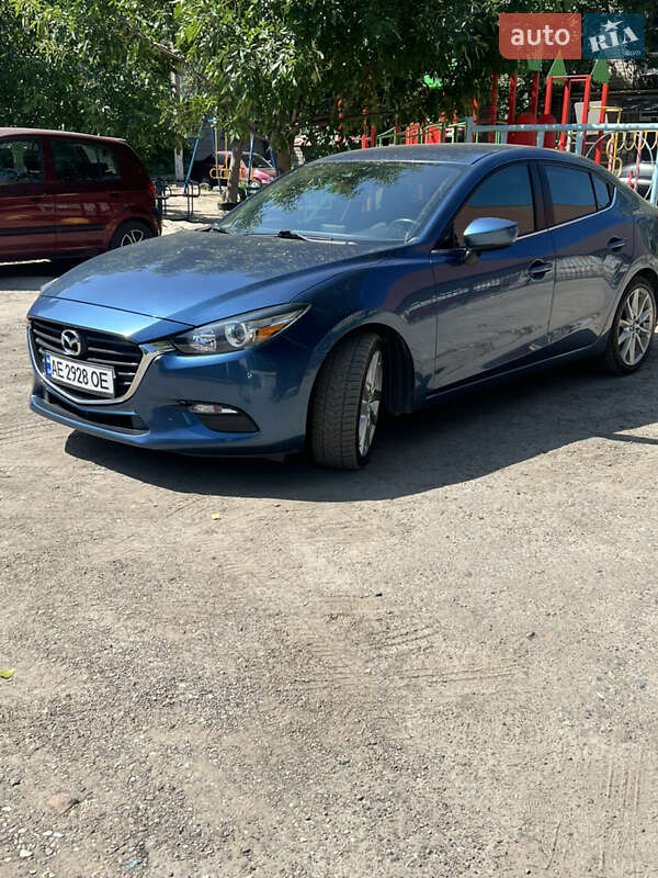 Седан Mazda 3 2016 в Павлограде