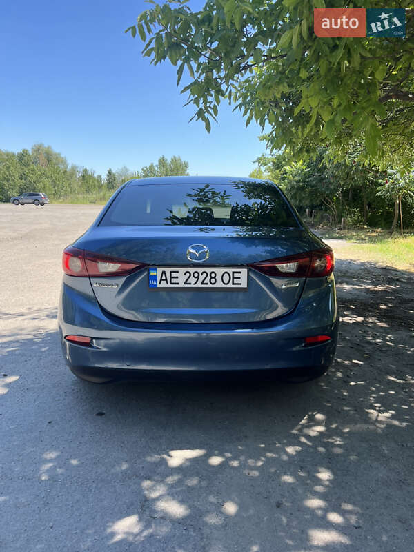 Седан Mazda 3 2016 в Павлограде