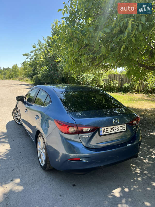 Седан Mazda 3 2016 в Павлограде