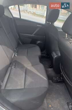 Седан Mazda 3 2011 в Ивано-Франковске