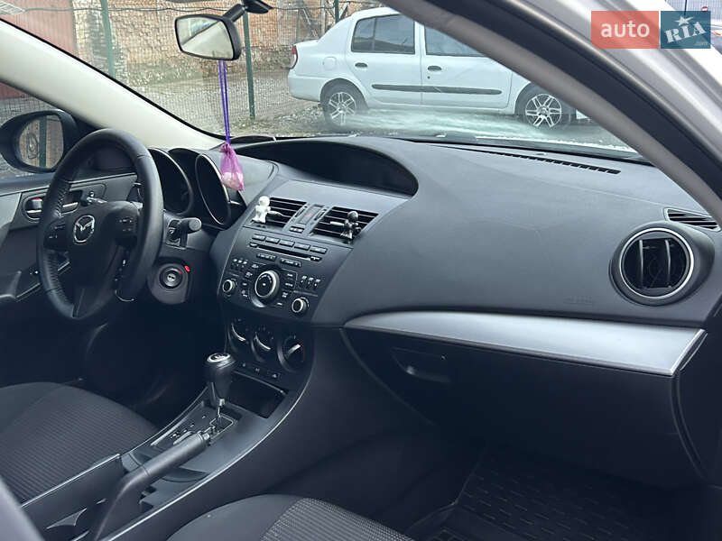 Седан Mazda 3 2013 в Прилуках фото 15 Седан Mazda 3 2013 в Прилуках