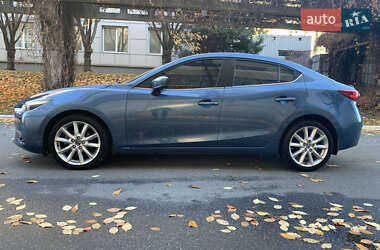 Седан Mazda 3 2017 в Днепре