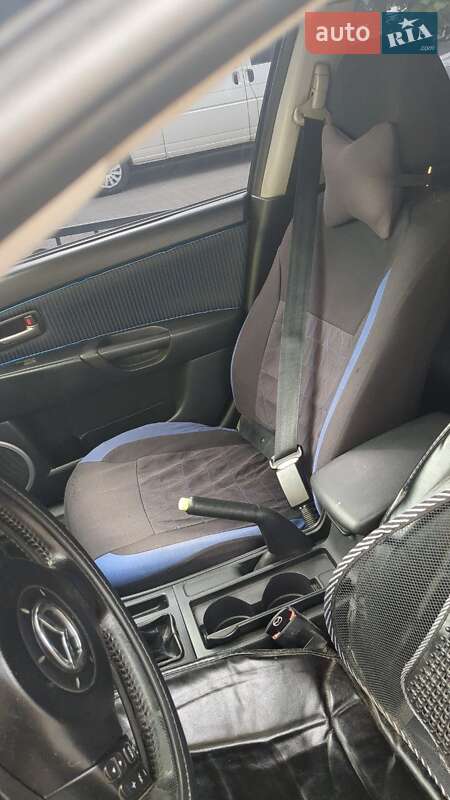 Седан Mazda 3 2005 в Черновцах