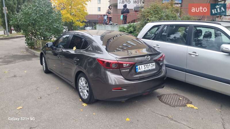 Седан Mazda 3 2014 в Киеве