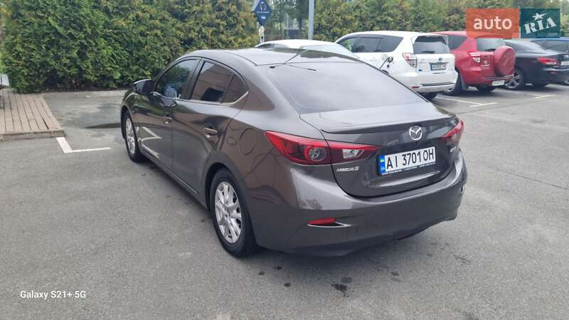 Седан Mazda 3 2014 в Киеве