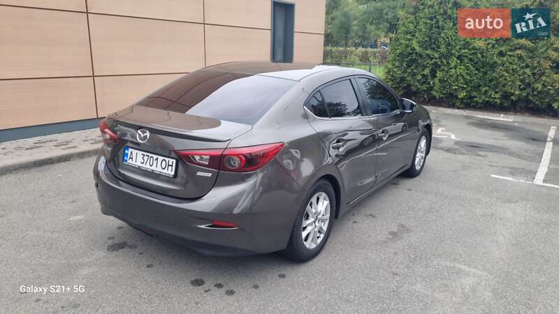 Седан Mazda 3 2014 в Киеве