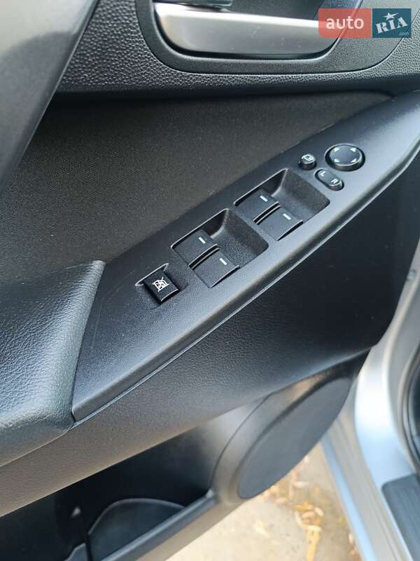 Хэтчбек Mazda 3 2009 в Черновцах фото 19 Хэтчбек Mazda 3 2009 в Черновцах